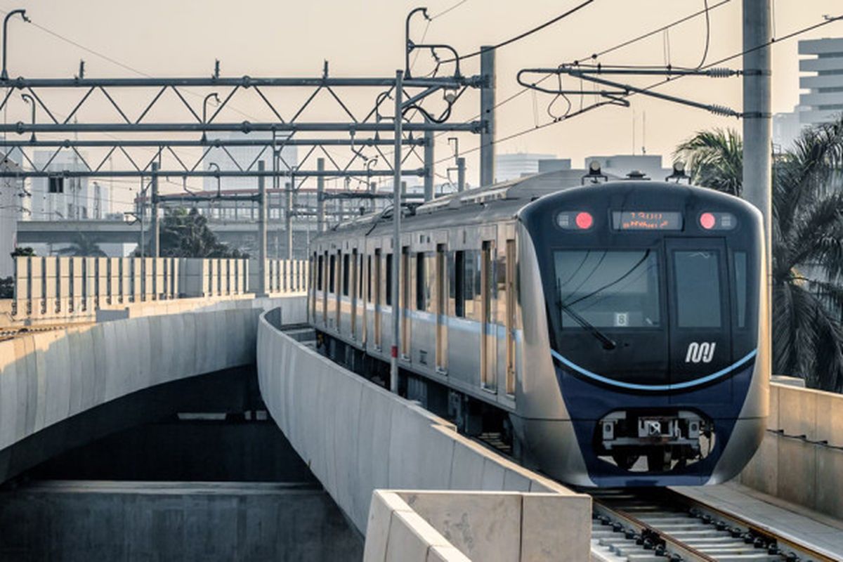 Bayar KRL, MRT, LRT, hingga TransJakarta Kini Bisa Pakai QRIS Tap In & Out